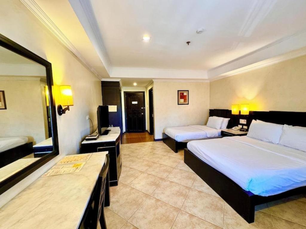 Mo2 Westown Hotel San Juan Bacolod Kültér fotó